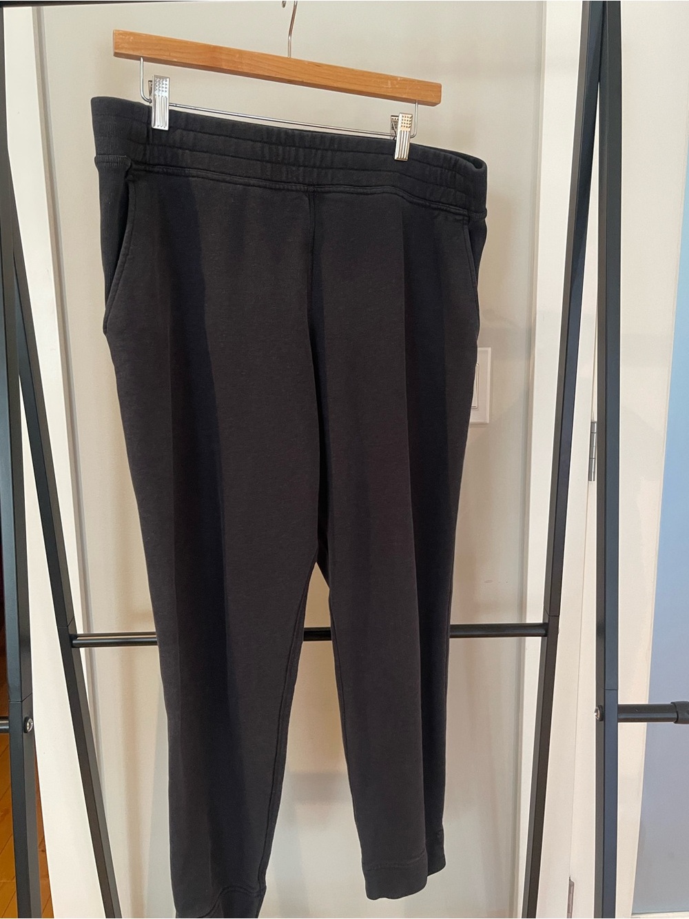 Kit n Ace Men’s Joggers - Size XL